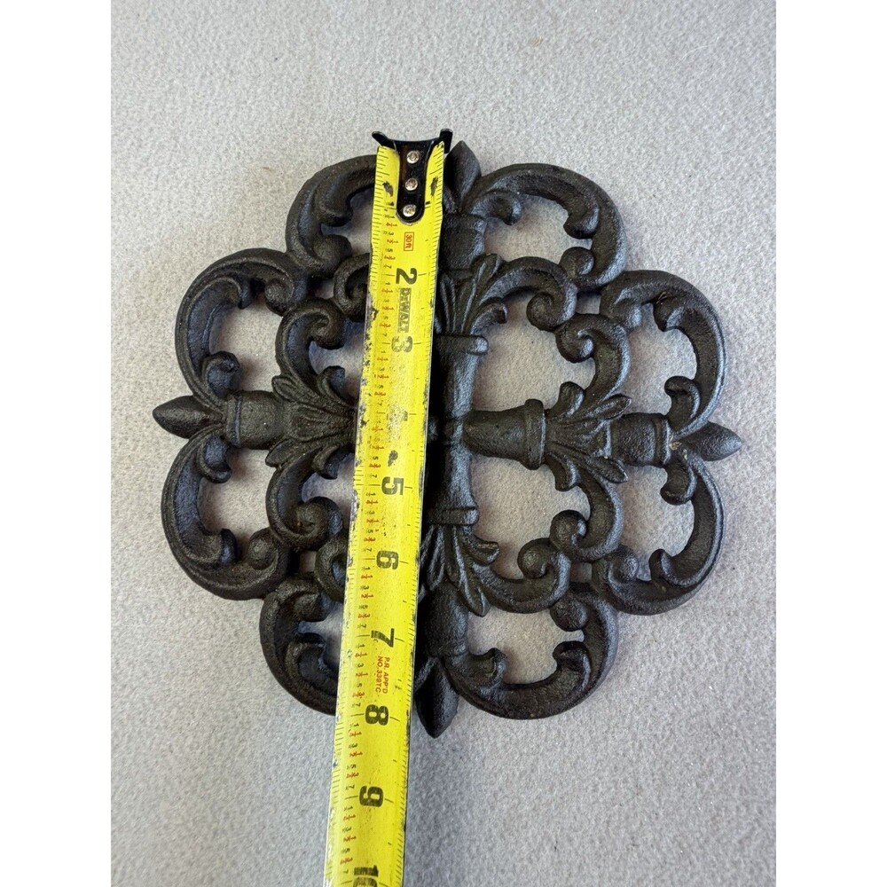Vintage Cast Iron Round Cross Trivet Wall Hanging Art - Picture 5 of 6